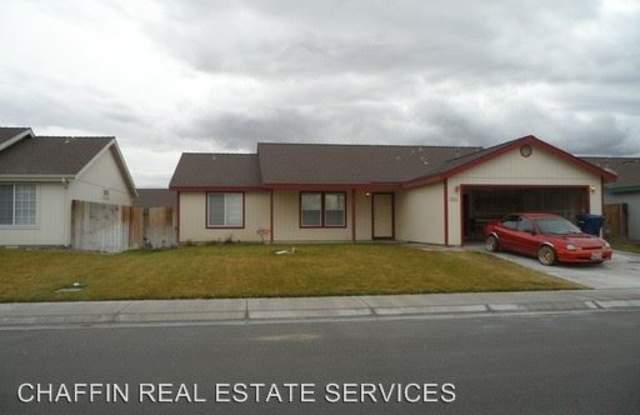 1511 Wrangler Ln - 1511 Wrangler Lane, Fernley, NV 89408