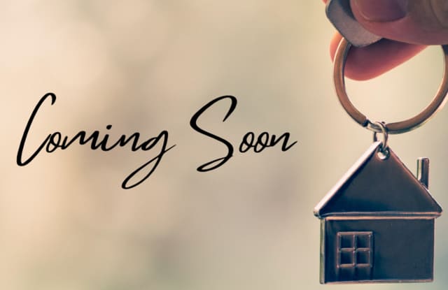 Spacious Home blocks from Zorinsky Lake