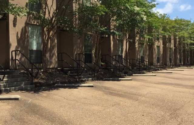 Photo of 409 West Alabama Avenue