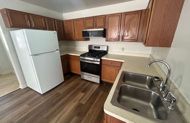 2 bedroom 1.5 Bath Townhouse for rent— immediate occupancy