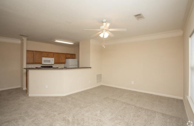 The Columns at Oakwood