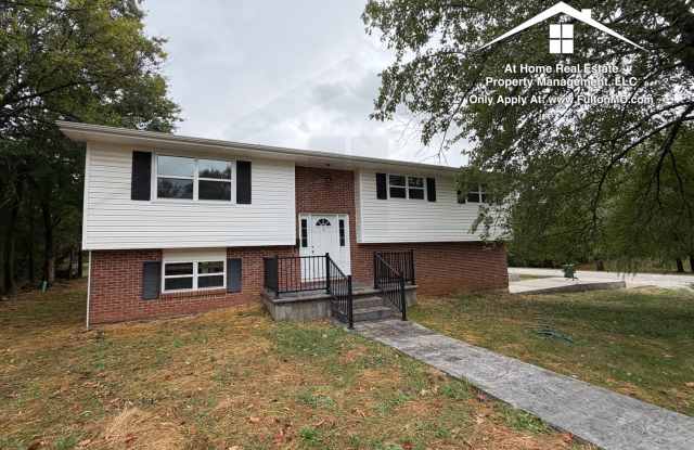 1 Locust Lane Fulton, MO 65251