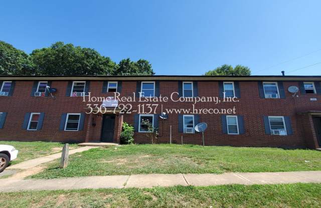 Cambridge Apartments | 2336 N. Cherry Street Apt C