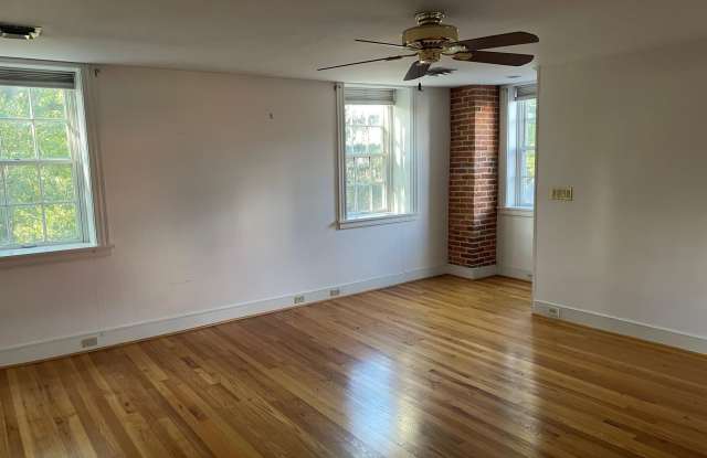 2860 YELLOW GOOSE Road