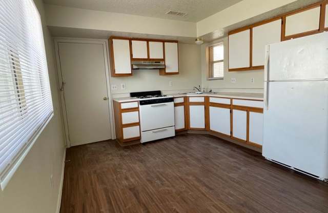 956 Harrison Dr. N.E.