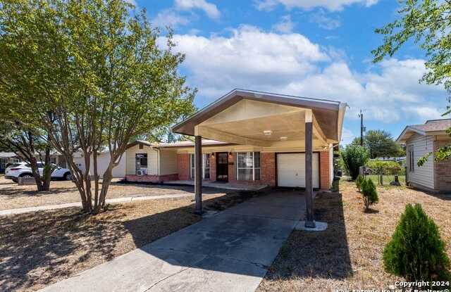 450 PILGRIM DR
