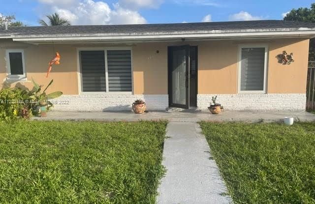 4470 NW 201 St - 4470 NW 201 St, Miami Gardens, FL 33055