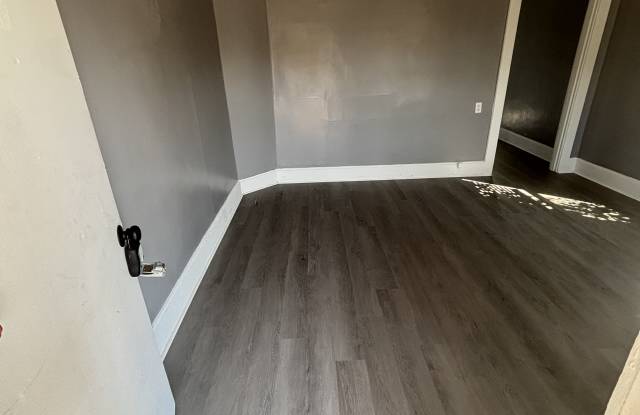 2019 & 2021 Roosevelt Blvd