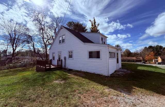 Photo of 4 Bedroom, 1 Bath House