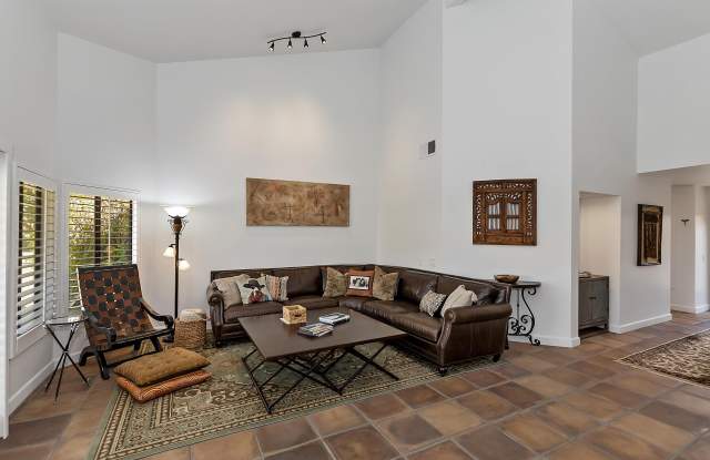 77662 Avenida Madrugada