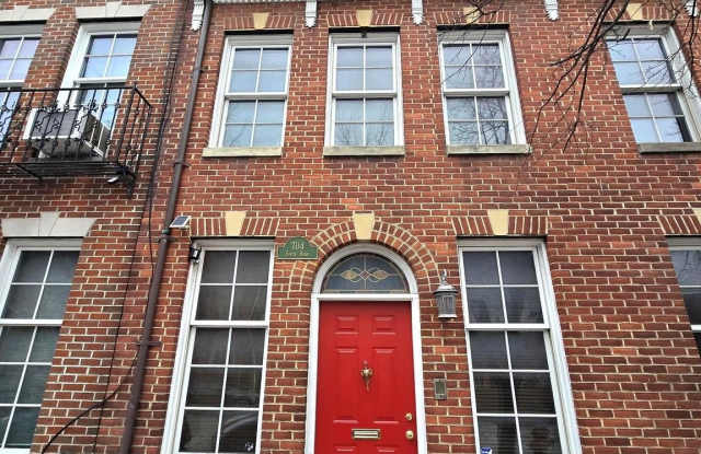 704 S BOND Street