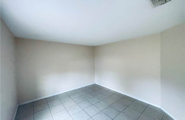 4566 Golfview Boulevard