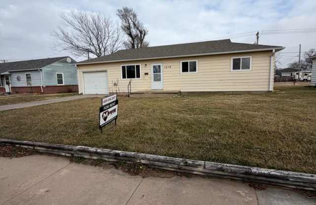 Photo of 3 Bedroom, 1 Bathroom House with Garage