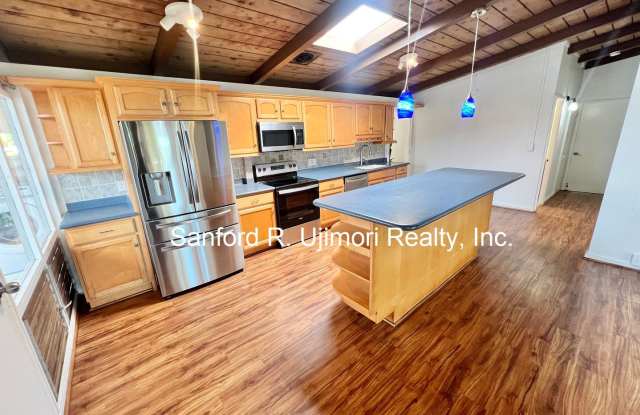 Pacific Palisades (4 bed/3 bath/2 prkg)