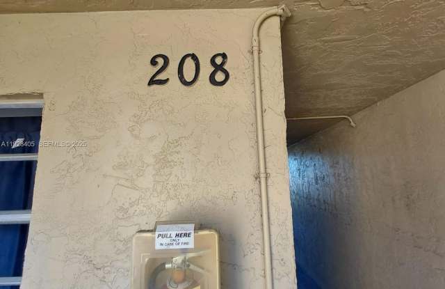 11101 Royal Palm Blvd