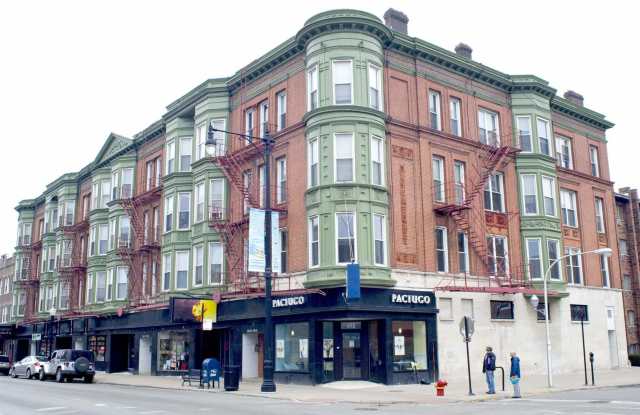 Photo of 3241 N Broadway Street