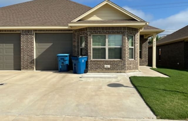 301 W Panther Way #902 & #1404 - 301 W Panther Way, Hewitt, TX 76643