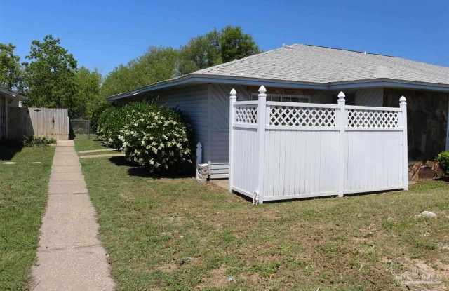 Photo of 3352 Green Briar Cir