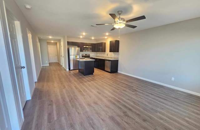 5530-5532 N GRAY DR - 5530