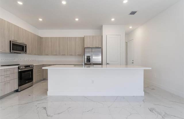 12259 Southwest 43rd Street