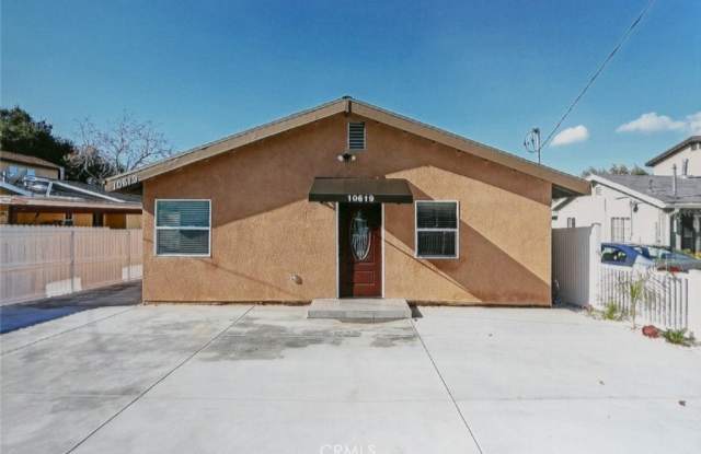 10619 Rhodesia Avenue