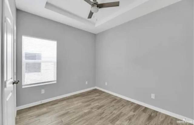 904 W La Pointe Avenue