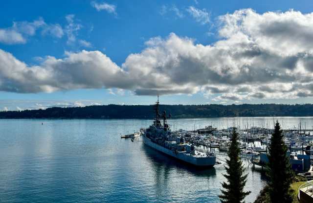 Downtown Waterfront Condo at The Harborside
