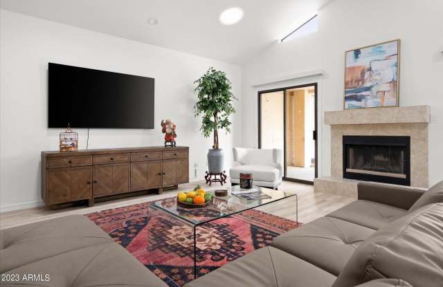 8844 E SAN RAFAEL Drive