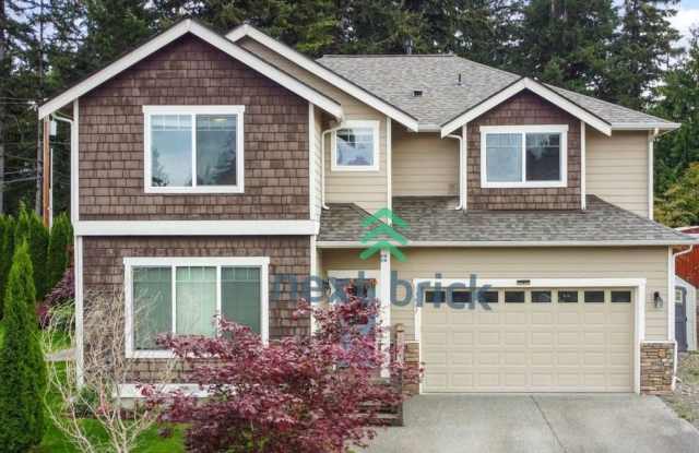 Photo of 4 Beds and 3 Baths Lake View Single-family Home is Available for Rent!