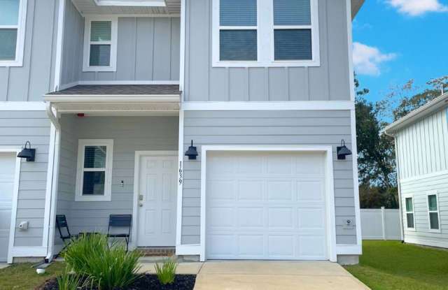 Photo of Splendid Townhouse, Community Pool  Dog Park!