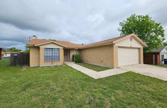 HUGE RENT REDUCTION & NEW CARPET IN SPARE BEDROOMS!