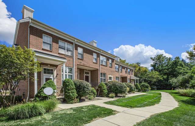 1947 Lindsay Lane - 1