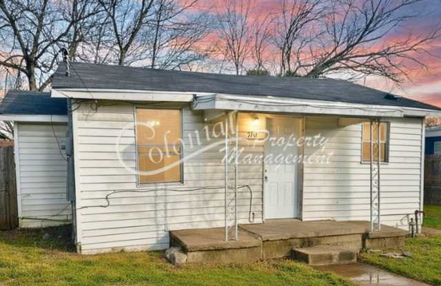 AVAILABLE NOW! (SECTION 8 ACCEPTED)