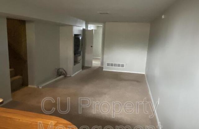 808 West Hill Street - B