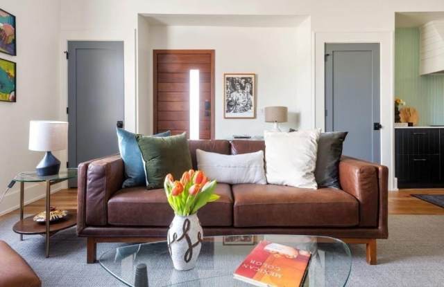 Photo of 955 Wylie Street SE unit: 5