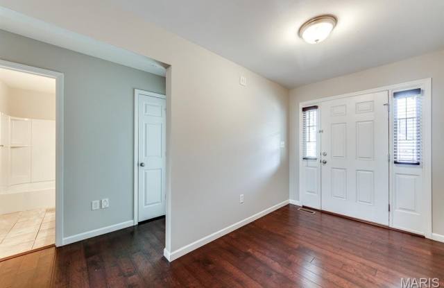 925 Meramec Grove Drive