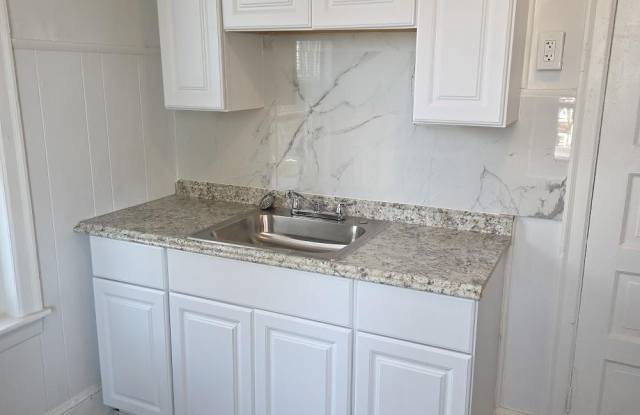 Photo of 1435 W CAYUGA Street unit: 3