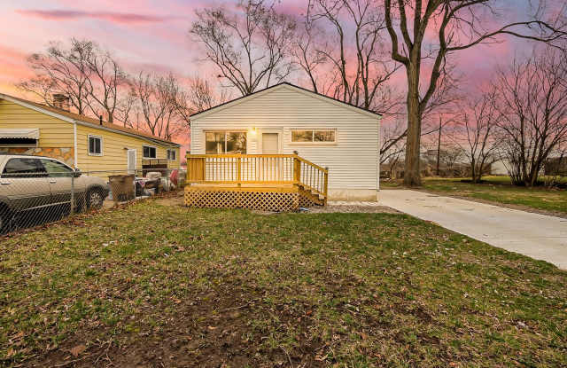 AVAILABLE NOW! Charming 3-Bedroom Home in Prime Pontiac Location