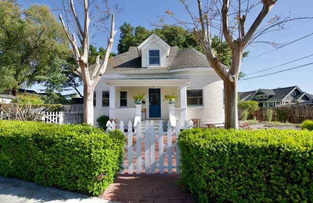 Fully Furnished Two- or Three-Bedroom Historic Napa Home - Close to Downtown Napa - 131 1st Street, Napa, CA 94559