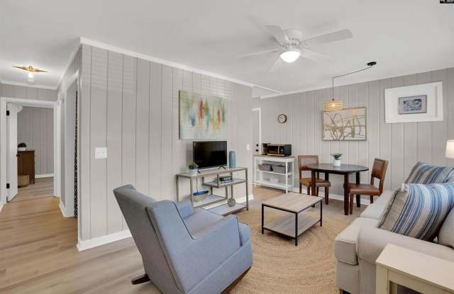 Renovated  Furnished Apartment in Quiet Rosewood Neighborhood