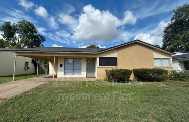 3227 Gay Blvd