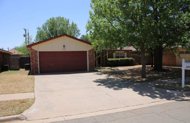 3/2/2 in location with easy access to Loop and Restaurants - 2605 79th Street, Lubbock, TX 79423