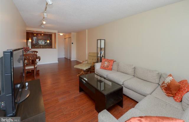 233 S 6TH STREET