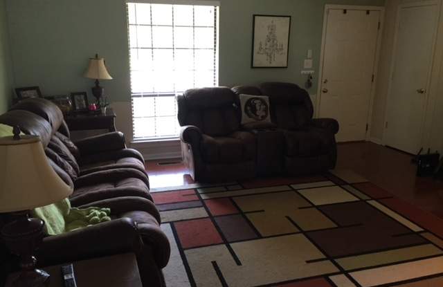 1604-2 Carolewood Ct