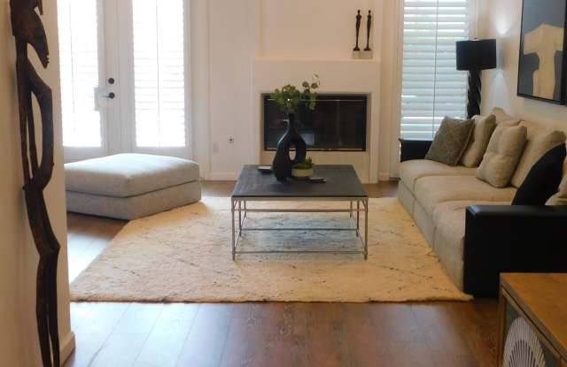 14 Mission Palms Drive W