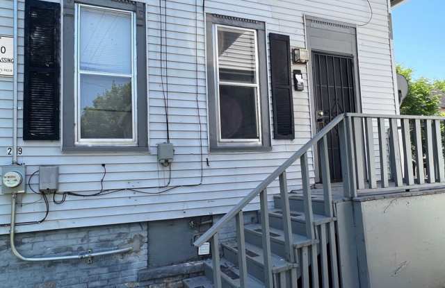 2119 W. Brown Street - 3 Bedroom Rear House