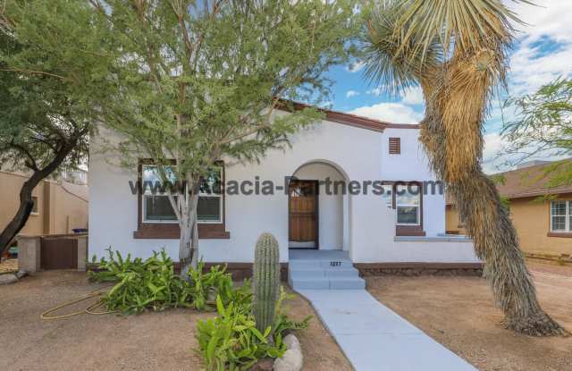 Photo of 1227 N 1st Ave