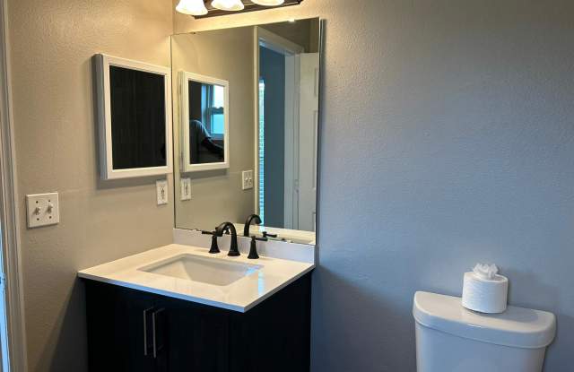 912 Park Valley Circle