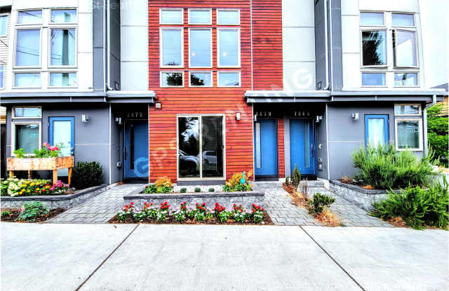 Photo of Ballard 3bd Townhome- Rooftop Deck w/ stunning views!