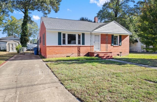 1214 West Pearsall Street - 1214 West Pearsall Street, Dunn, NC 28334